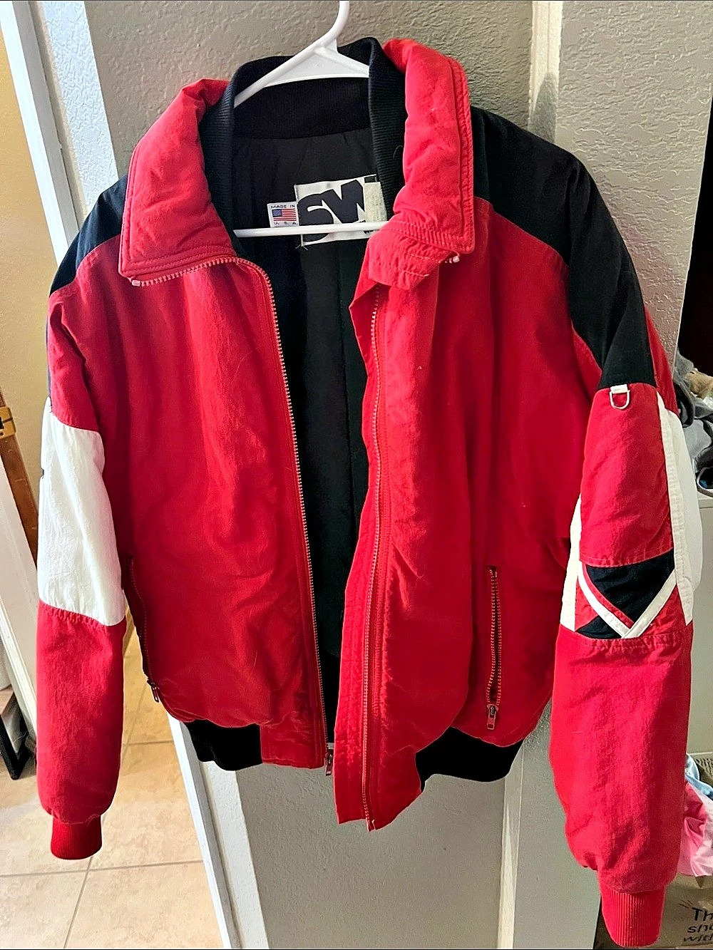 Vintage 90s Color Block Winter coat in Red & Black
